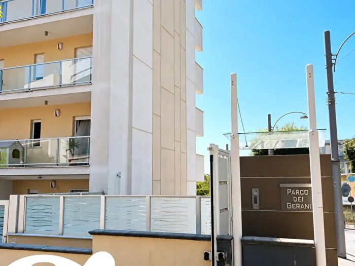 Appartamento trilocale in vendita in Viale Colli Aminei, Napoli