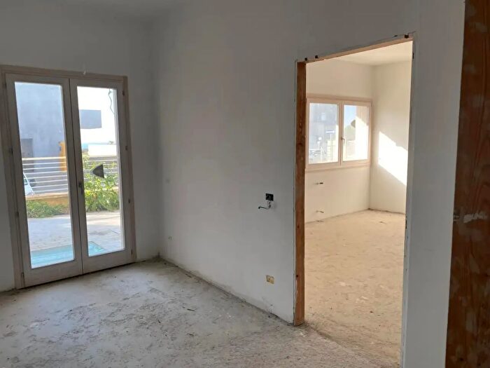 Casa con 8 locali in vendita in Livorno