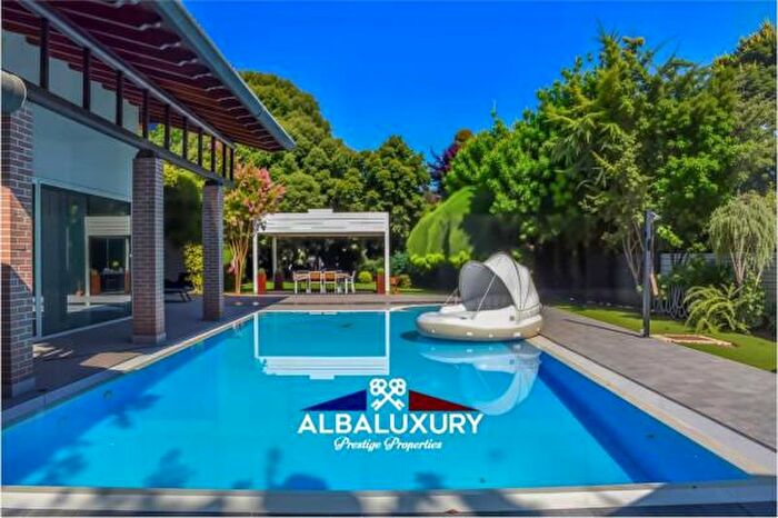 Casa con 6 locali in vendita in Via Toscani, Curtatone