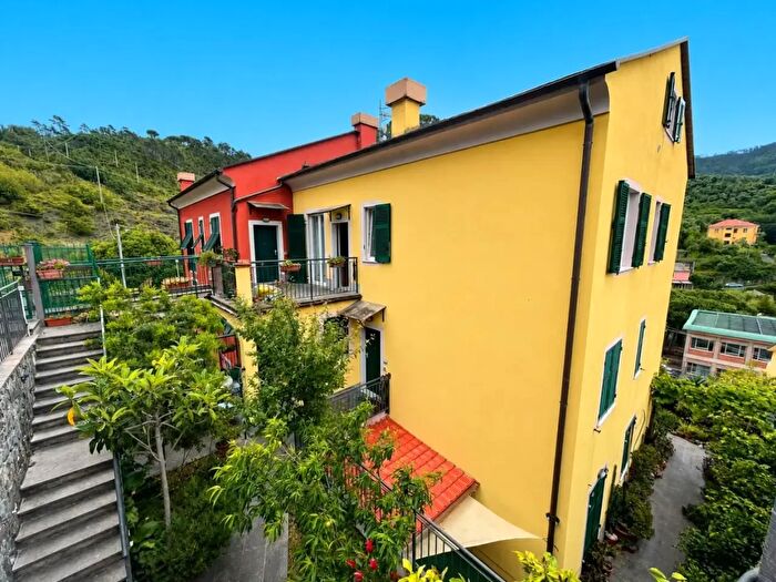 Appartamento con 5 locali in vendita in Levanto