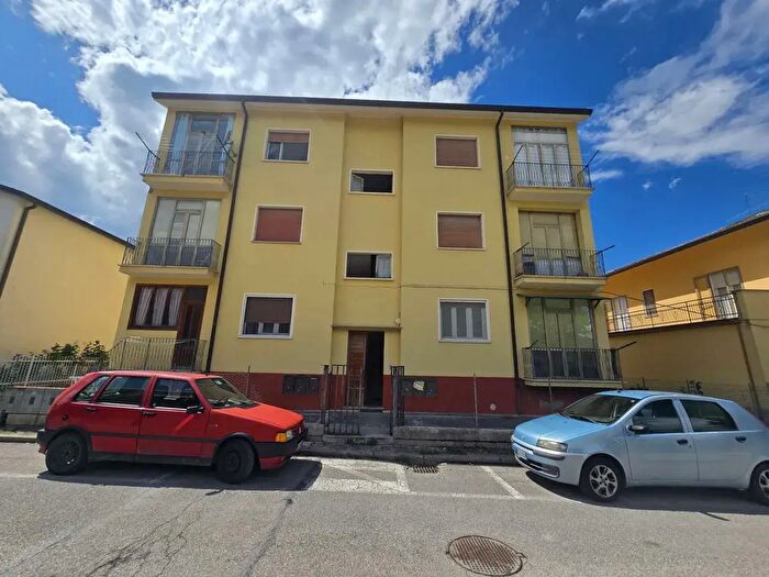 Appartamento trilocale in vendita in Viale Novembre, Piandimeleto