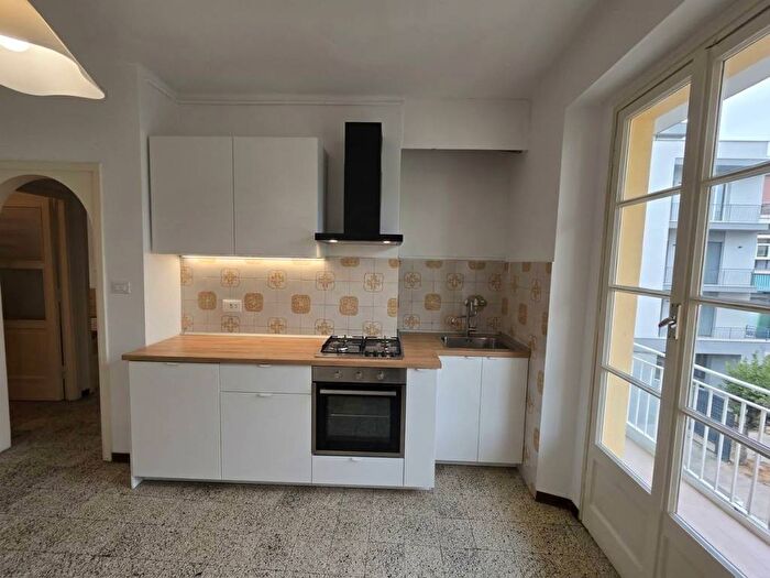 Appartamento trilocale in affitto in Via Vincenzo Lancia, Pozzo Strada, Torino