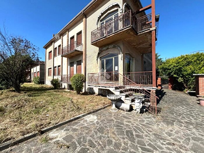 Casa con 12 locali in vendita in Isola Della Scala