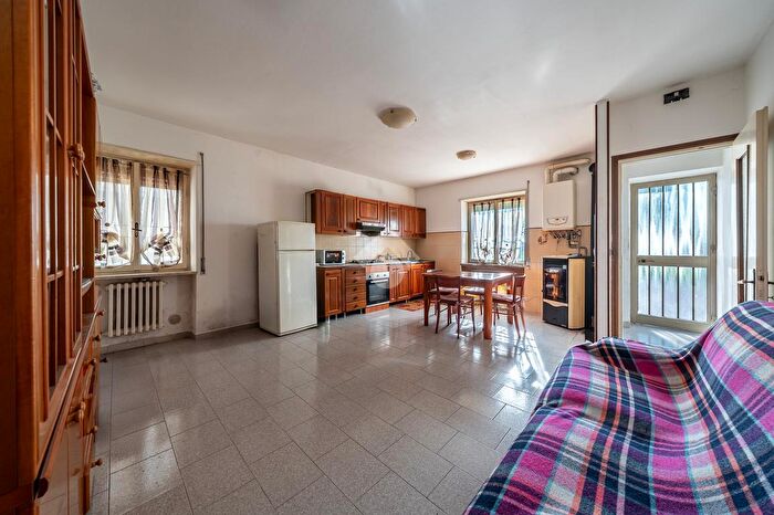 Appartamento bilocale in vendita in Via Dante Alighieri, Bosco Chiesanuova