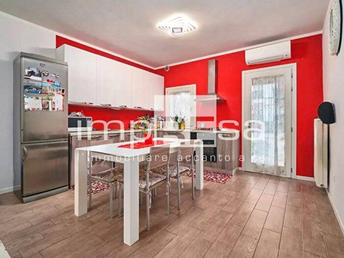 Casa trilocale in vendita in Via Roma, Paese