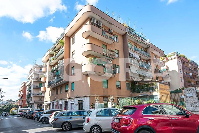 Appartamento quadrilocale in vendita in Via Stefano Boccapaduli, Roma