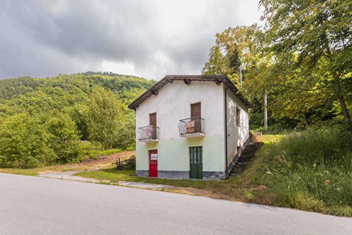 Casa bilocale in vendita in Frazione Chiappue, Valloriate