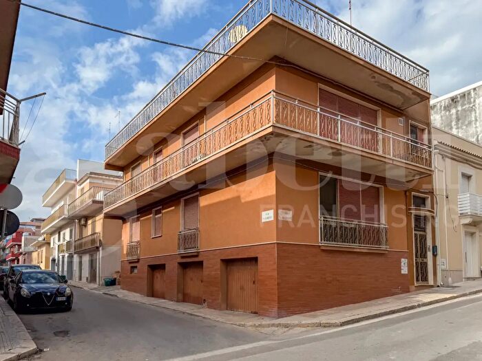 Appartamento con 5 locali in vendita in Via Brancati, Pachino