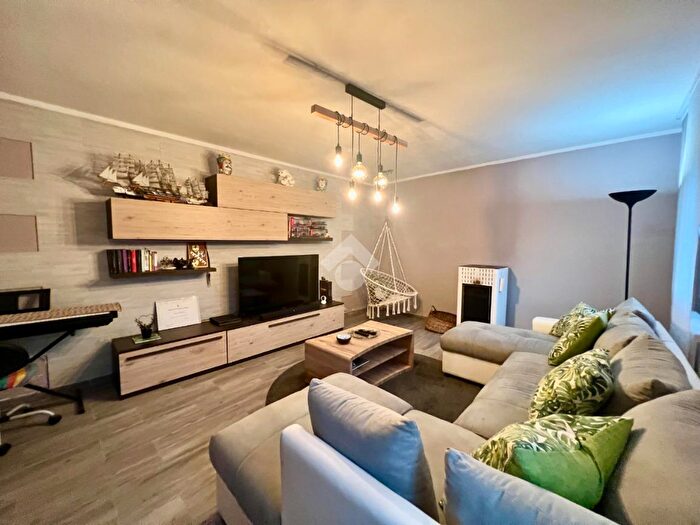 Casa con 6 locali in vendita in Via Viottolo Vandelli, Novellara