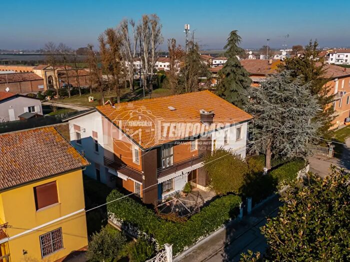Casa con 8 locali in vendita in Via Silvio Marchesini, Poggio Renatico