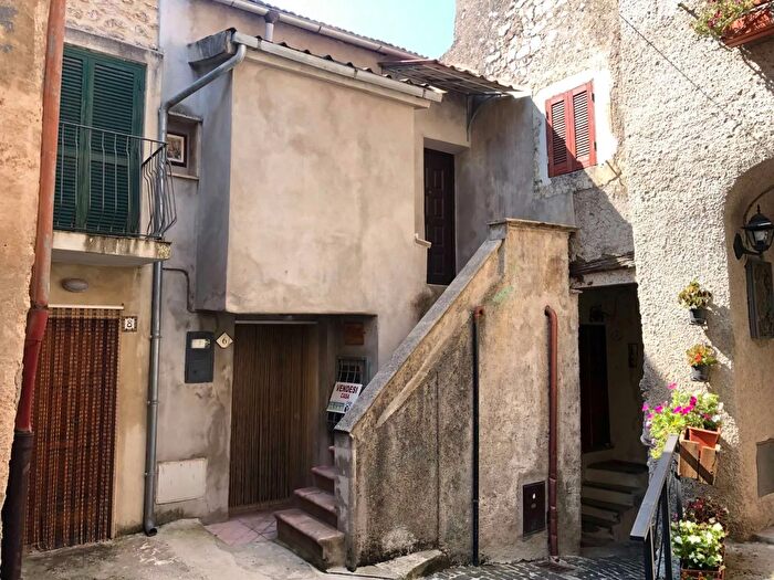 Casa con 5 locali in vendita in Via Giuseppe Garibaldi, Torre Cajetani