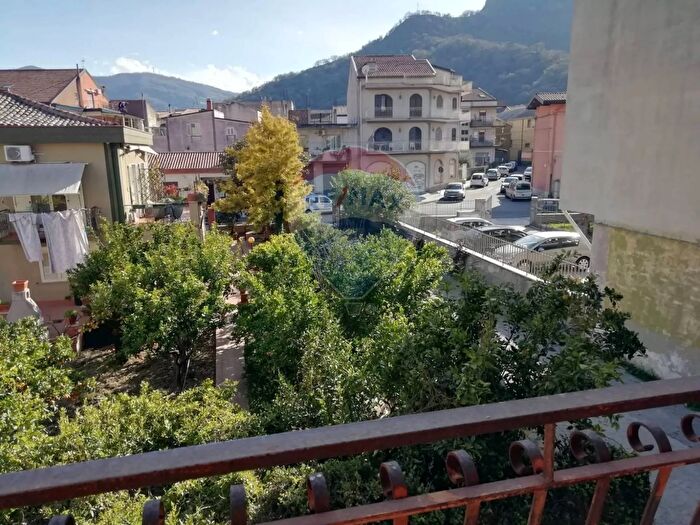 Appartamento con 5 locali in vendita in Via Libertà, Francavilla Di Sicilia