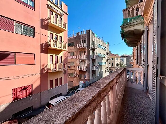 Appartamento quadrilocale in vendita in Via Amerigo Vespucci, Genova