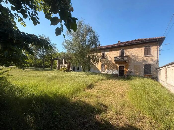 Casa con 10 locali in vendita in Via Mortara, Gambolo'
