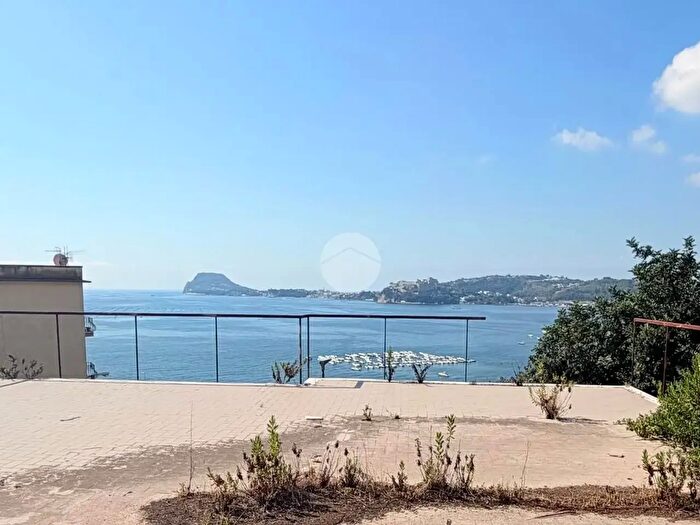 Casa trilocale in vendita in Seconda Traversa Virgilio, Pozzuoli