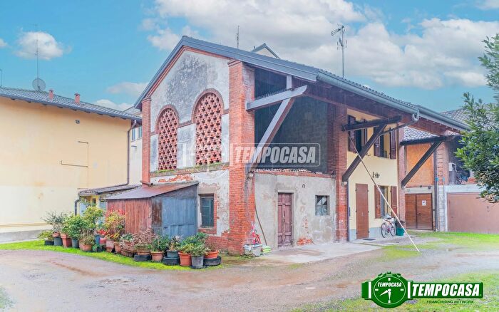 Casa trilocale in vendita in Via Roma, Robecco Sul Naviglio