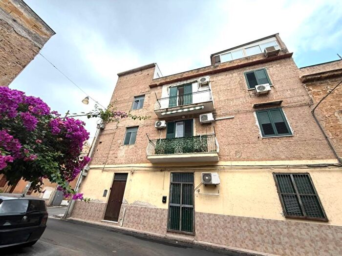 Appartamento trilocale in vendita in Via Belmonte Chiavelli, Belmonte Chiavelli, Palermo