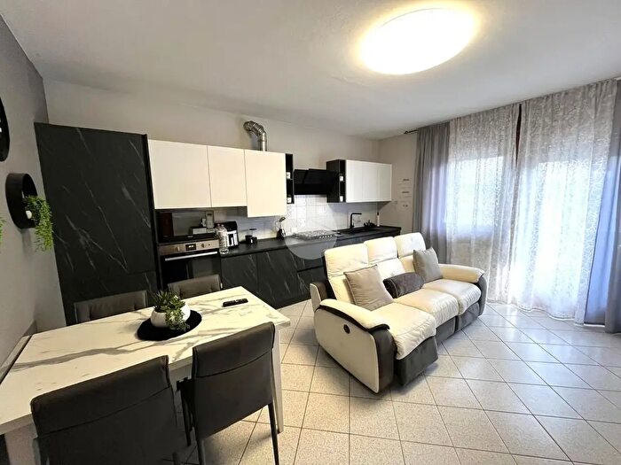 Appartamento trilocale in vendita in Via Isola della Scala, Buttapietra