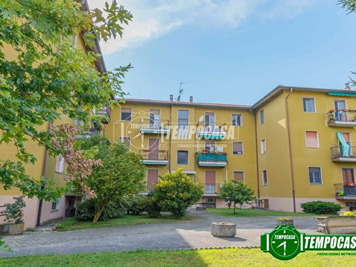 Appartamento trilocale in vendita in Via Montale, Carbonara Al Ticino