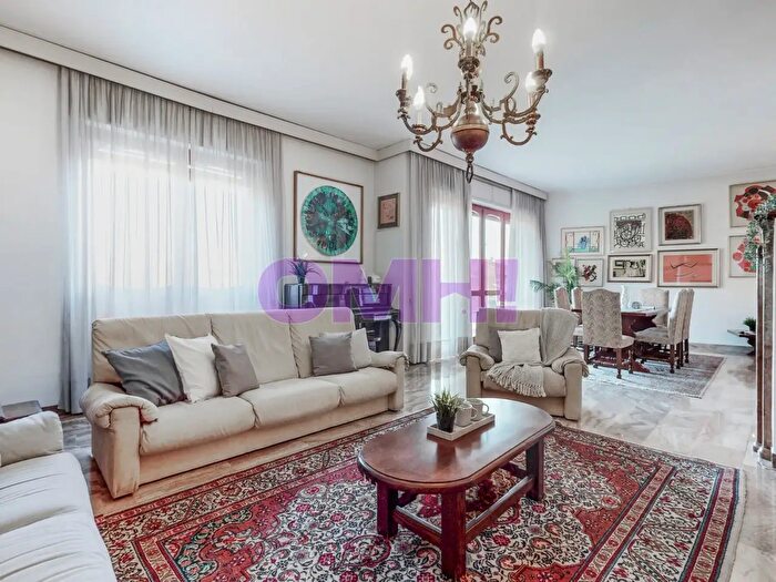 Appartamento con 5 locali in vendita in Piazza Carroccio, Legnano