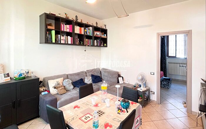 Appartamento trilocale in vendita in Via Alcide De Gasperi, Zelo Buon Persico