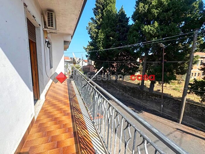 Appartamento trilocale in vendita in Via Renato Imbriani, Trecastagni