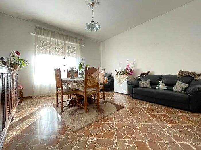 Appartamento con 5 locali in vendita in Via Umbria, Arezzo