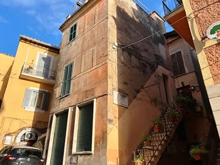 Appartamento trilocale in vendita in Vicolo Giustini, Castel Madama