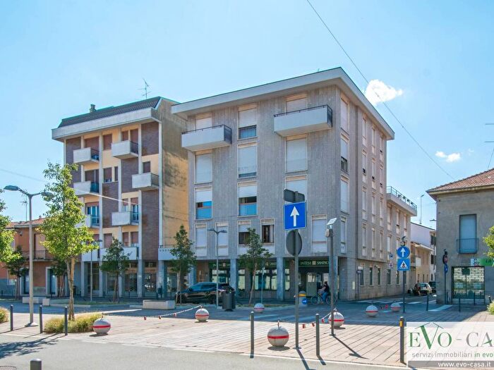 Appartamento trilocale in affitto in Piazza San Michele, Centro, Magnago