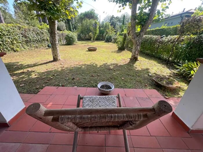 Casa con 5 locali in vendita in Massa