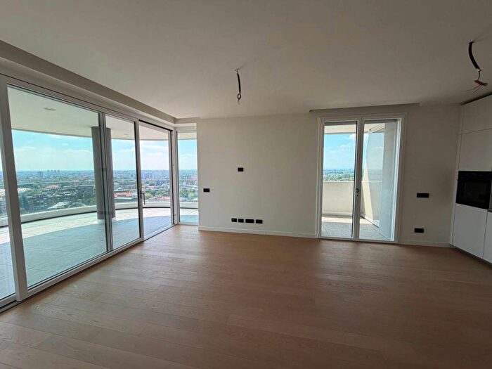 Appartamento trilocale in affitto in Via dei Rospigliosi, San Siro, Milano
