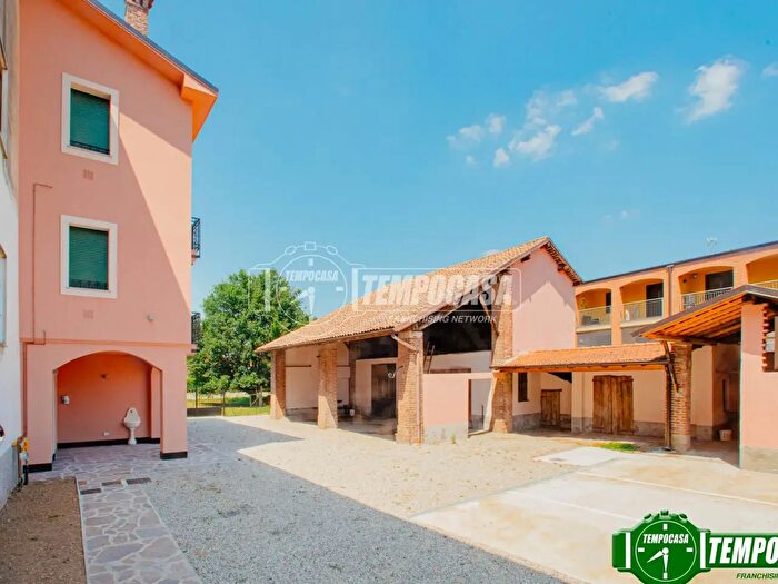 Appartamento quadrilocale in vendita in Via Vittorio Emanuele, Gudo Visconti