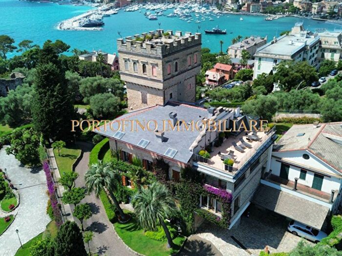 Casa con 5 locali in affitto in Lungomare Castello, Castello Don Minzoni, Rapallo