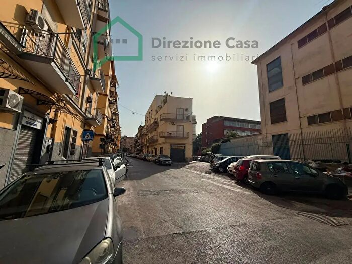 Appartamento quadrilocale in affitto in Via Ettore Bellini, Napoli