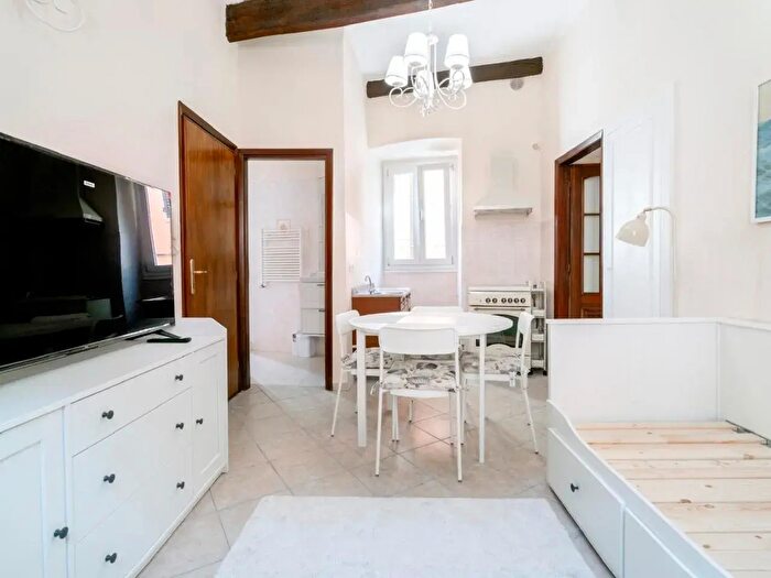 Appartamento quadrilocale in affitto in Azza Bastio, Massa