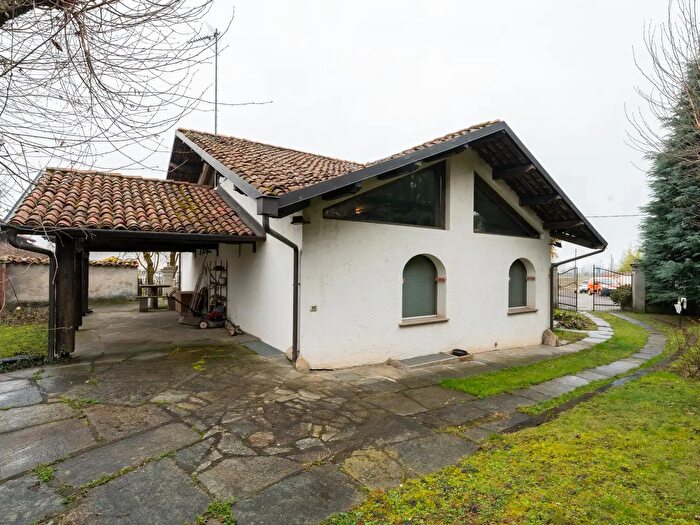 Casa quadrilocale in vendita in Via Vigone, Macello