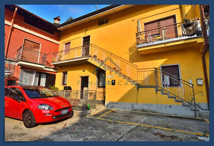 Appartamento bilocale in vendita in Via Santa Maria, Morazzone