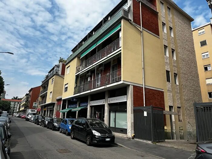 Appartamento bilocale in vendita in Via Teano, Milano