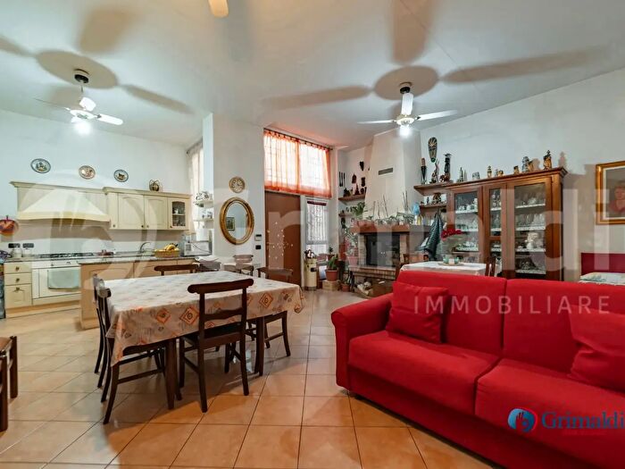 Appartamento con 5 locali in vendita in Via Puricelli, Milano