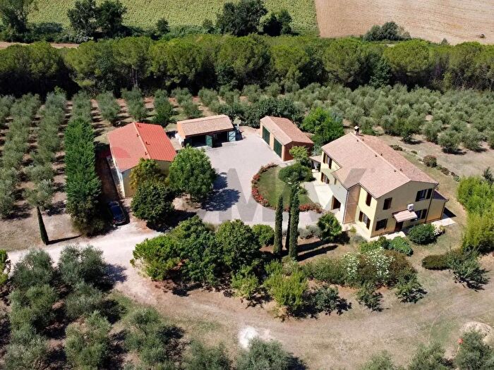 Casa con 6 locali in vendita in Morrovalle