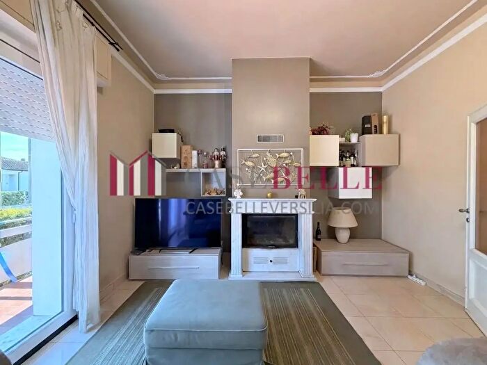 Casa con 5 locali in vendita in Viareggio