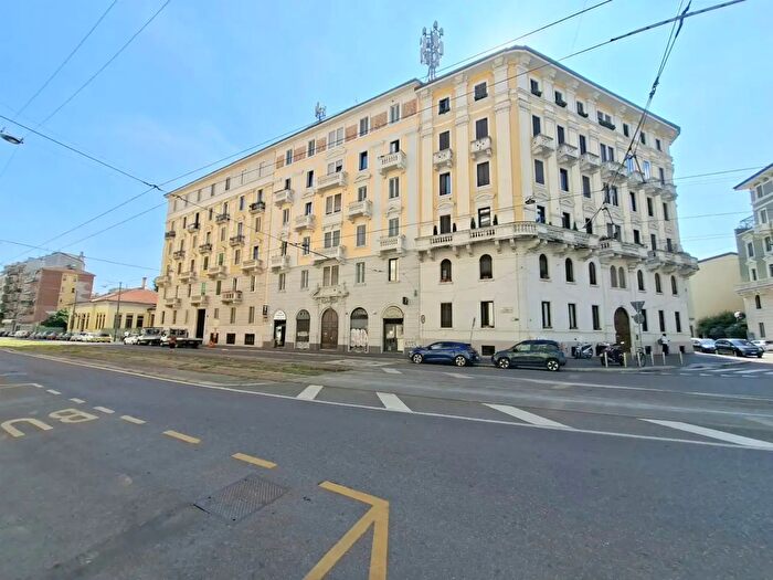 Appartamento bilocale in vendita in Via degli Imbriani, Milano