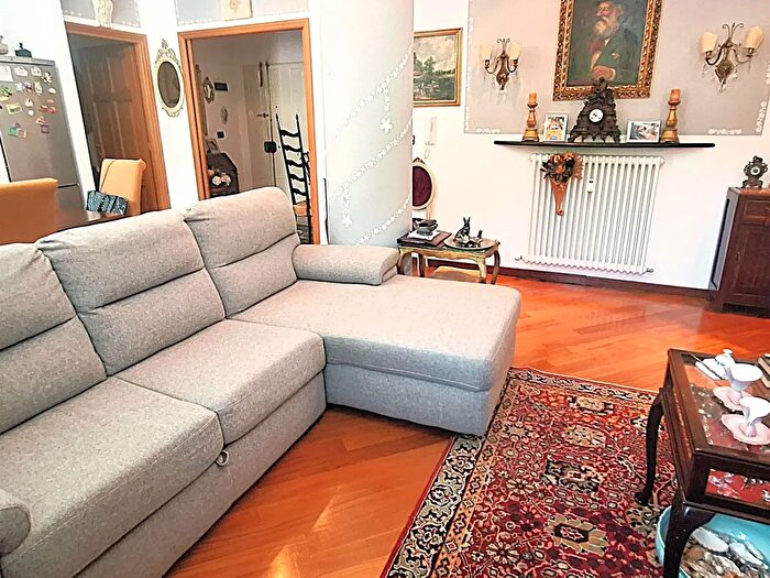 Appartamento con 6 locali in vendita in Via C Rebora, Campomorone