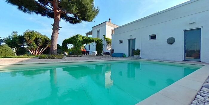 Casa con 10 locali in vendita in Fasano