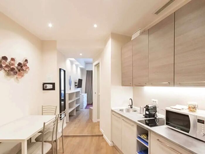 Appartamento monolocale in affitto in Via Santa Maria Valle, Milano