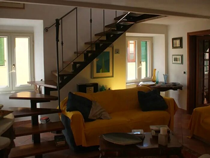 Casa con 8 locali in vendita in Nnunziata, Luni