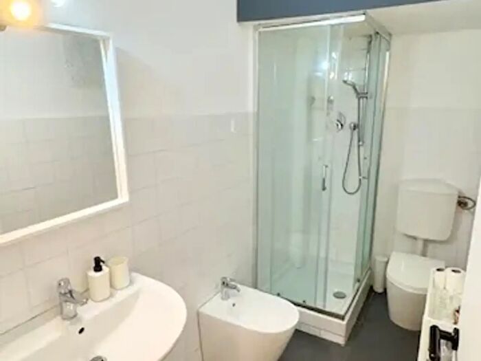 Appartamento quadrilocale in vendita in Via della Maddalena, Genova