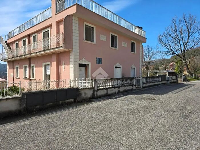 Casa con 6 locali in vendita in Via Prenestina, Fiuggi