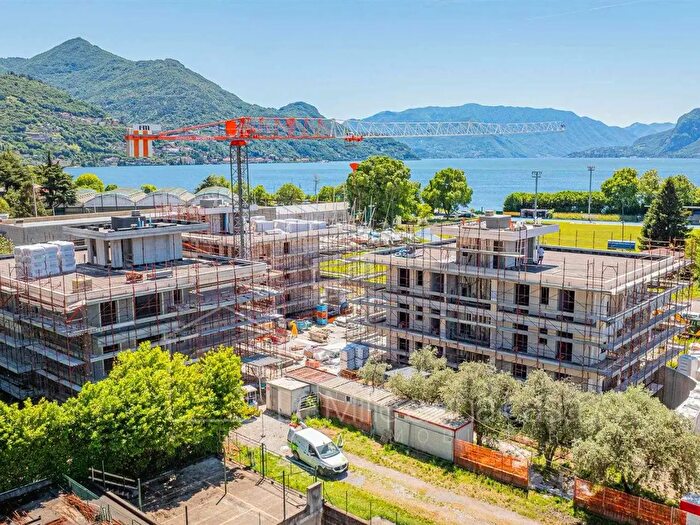 Appartamento bilocale in vendita in Via Guglielmo Marconi, Dervio