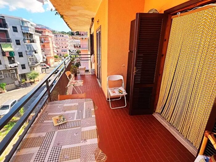 Appartamento con 5 locali in vendita in Via Pietro Mancini, Scalea
